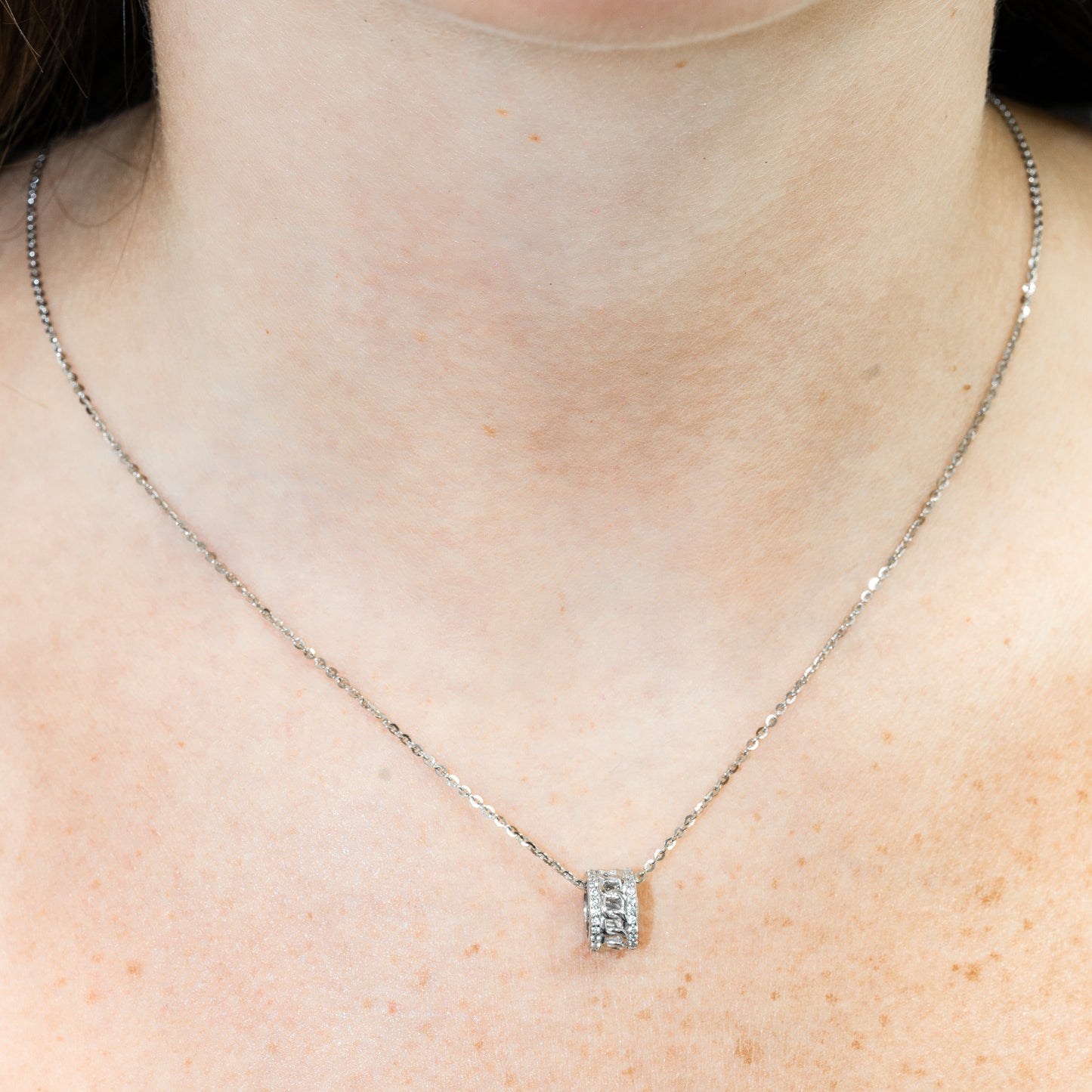 Silver Chain Circle Necklace