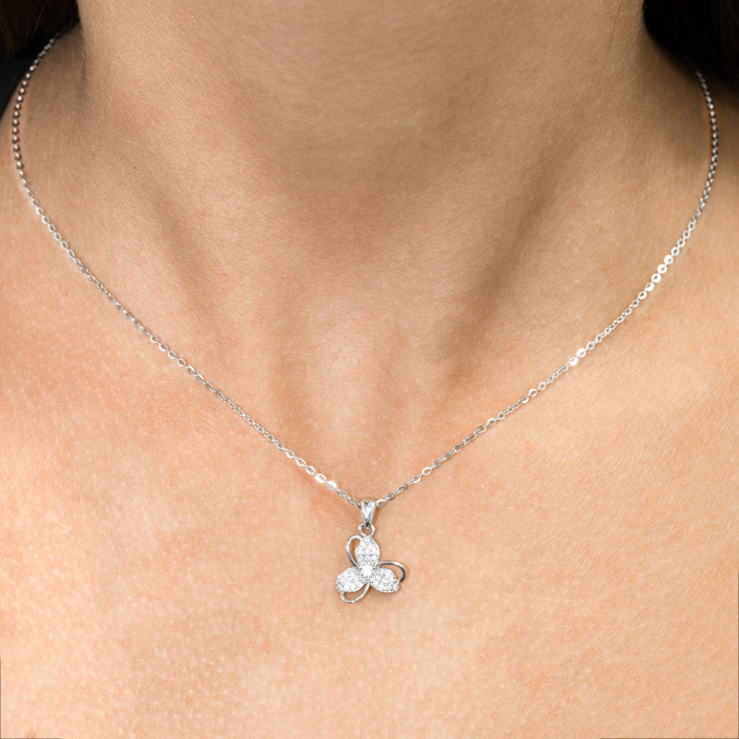 Silver Trefoil Pendant Necklace