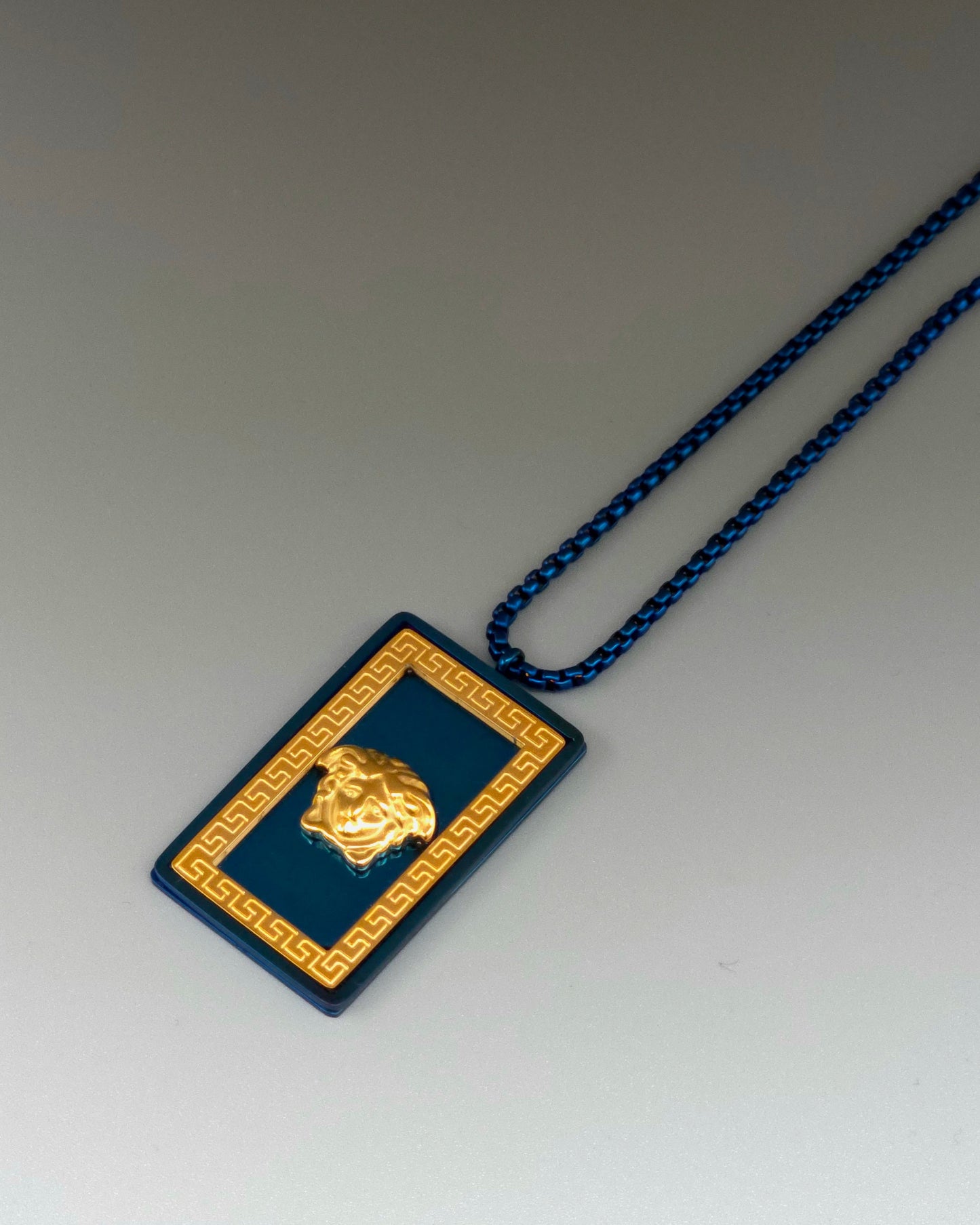 Royal Contrast Pendant Necklace